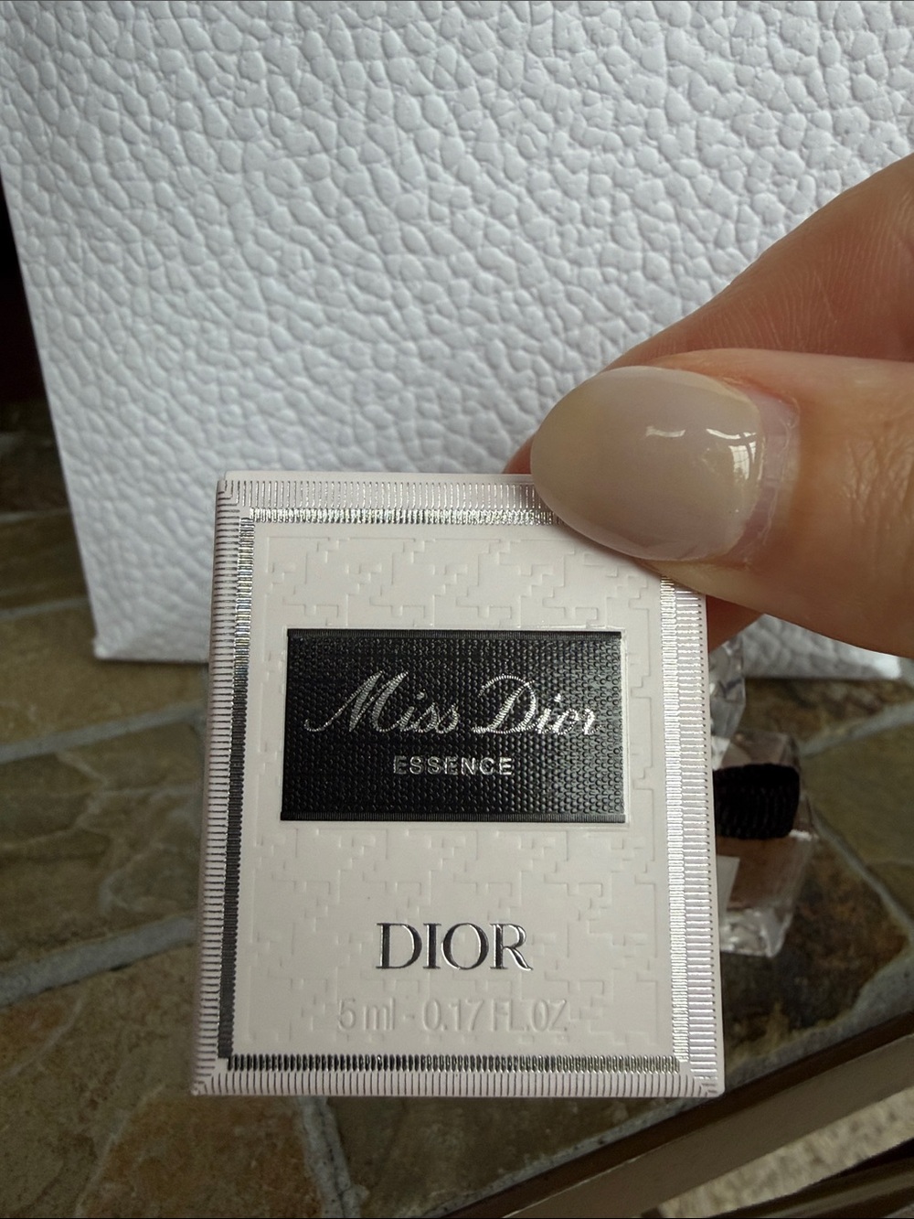 Dior Miss Dior Essence Travel Size New - Picture 3 of 3